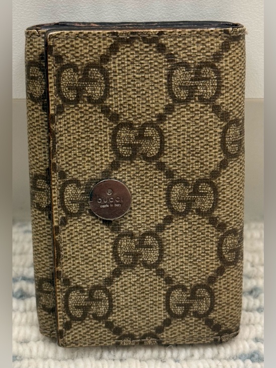 Gucci Accessories - GUCCI Vintage Unisex Y2K Iconic Brown GG Monogram Supreme Canvas 6-Key Holder